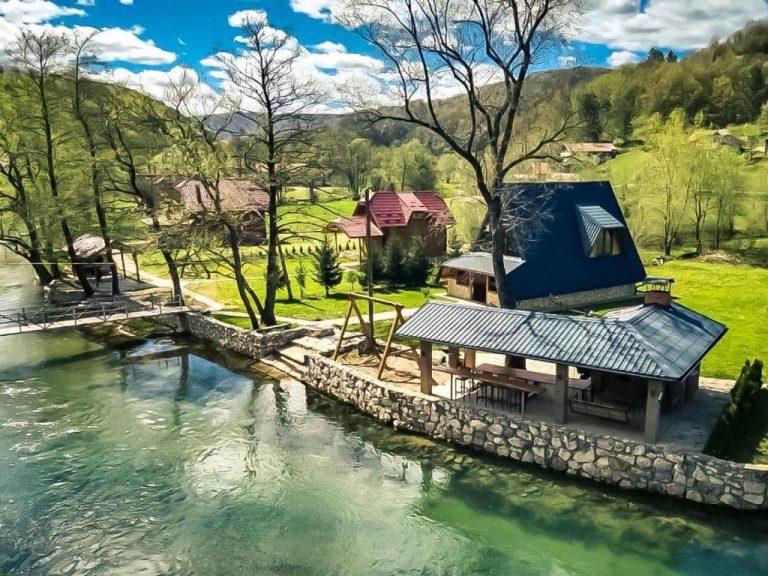 imgi 264 674091490 768x576