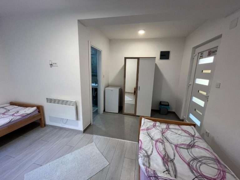 imgi 266 729467310 768x576