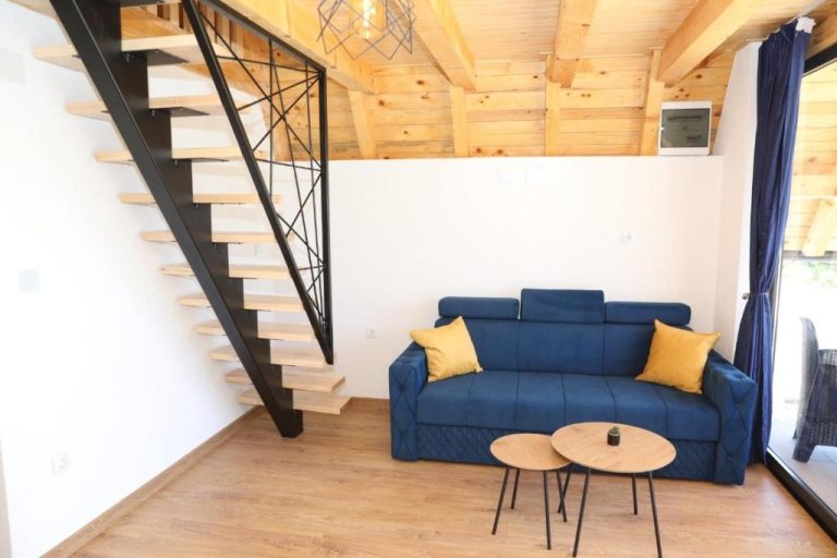 imgi 289 559030974 768x512