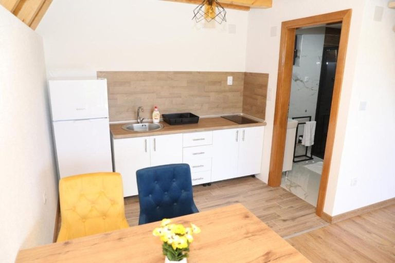 imgi 290 559030912 768x512