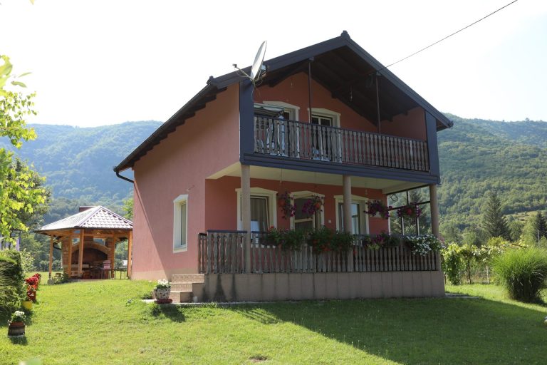 imgi 8 IMGL6286 768x512