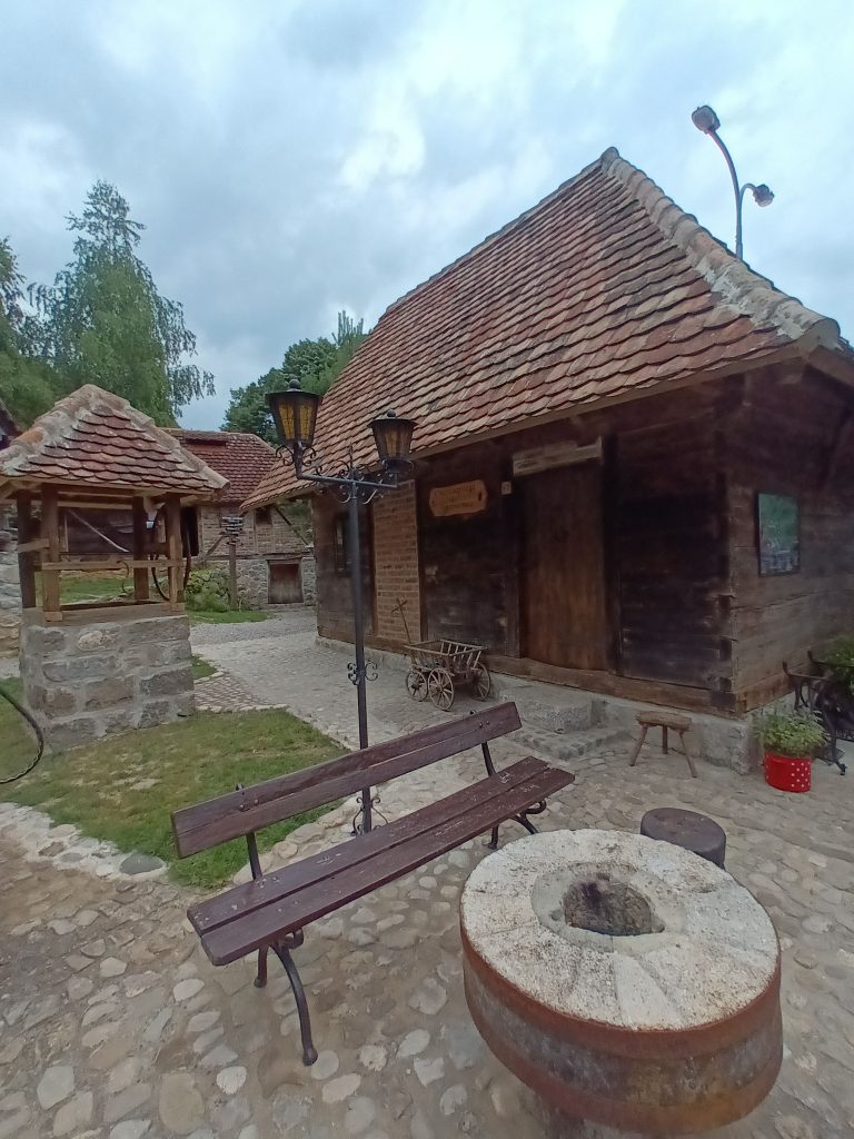 Ljubacke Doline 4 768x1024